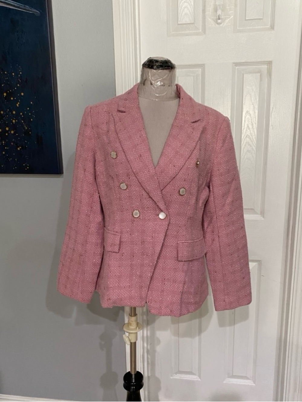 New Hobemty Women Large pink textured tweed jacket features Pearl button detail